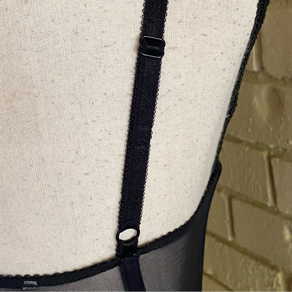 Victoria's Secret 34C Lace Corset Flower Black Bustier Lingerie Victorian Gothic - Picture 4 of 7